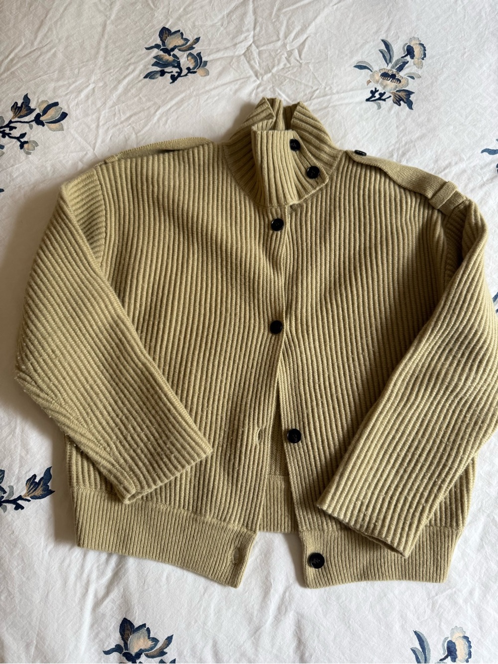 MASSIMO DUTTI CARDIGAN - Used/Good Condition